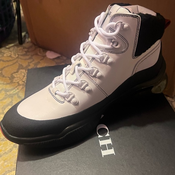 COACH - Picture 2 of 5